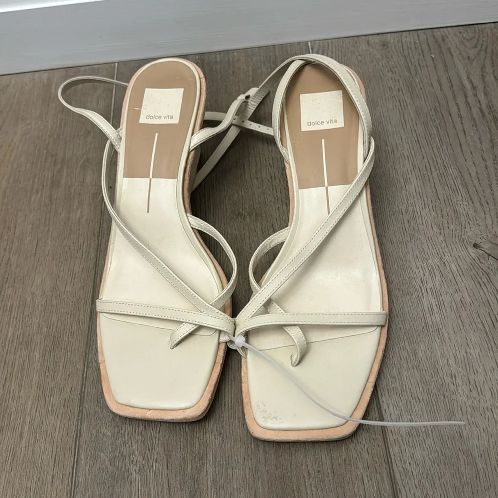 NEW! Dolce Vita Gemini Ankle Strap Wedge Sandal in Ivory - Size 10 🚙